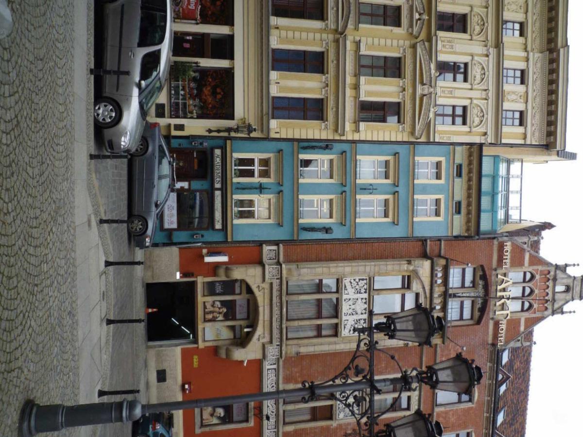 Nocleg ze śniadaniem Academus Pub & 3*