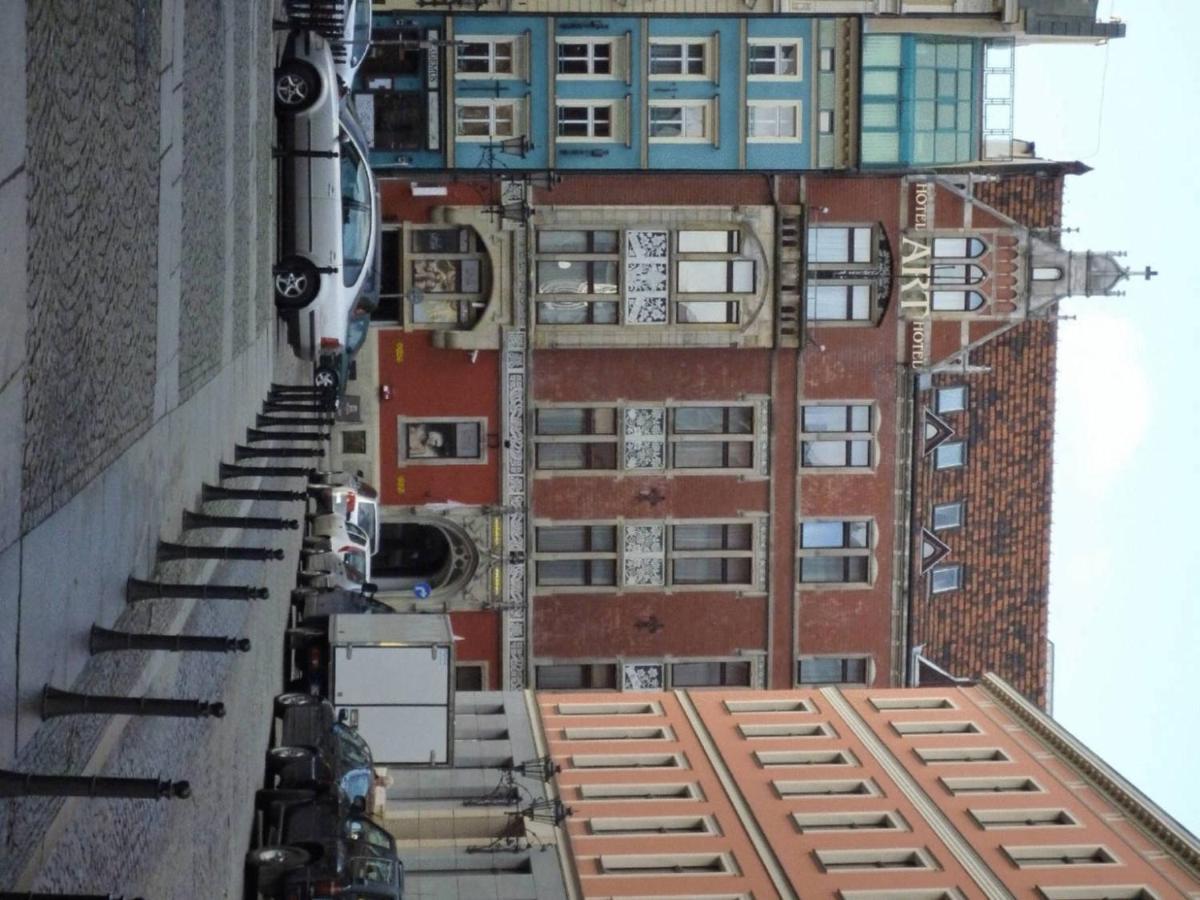 Nocleg ze śniadaniem Academus Pub &