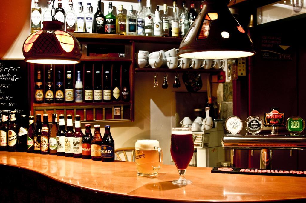 Academus Pub & Nocleg ze śniadaniem