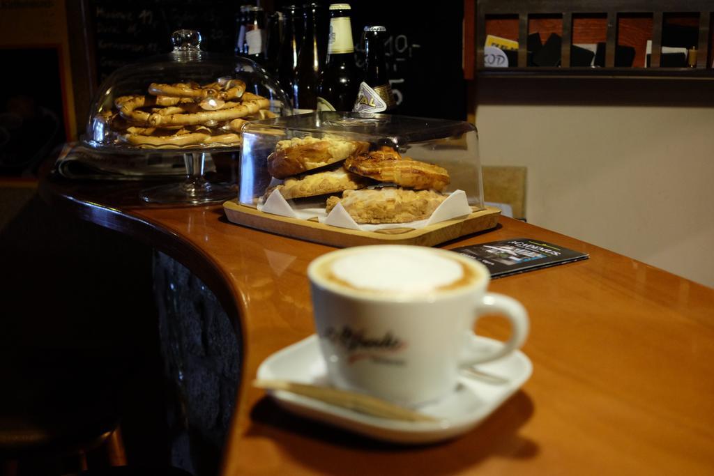 Nocleg ze śniadaniem Academus Pub & 3*