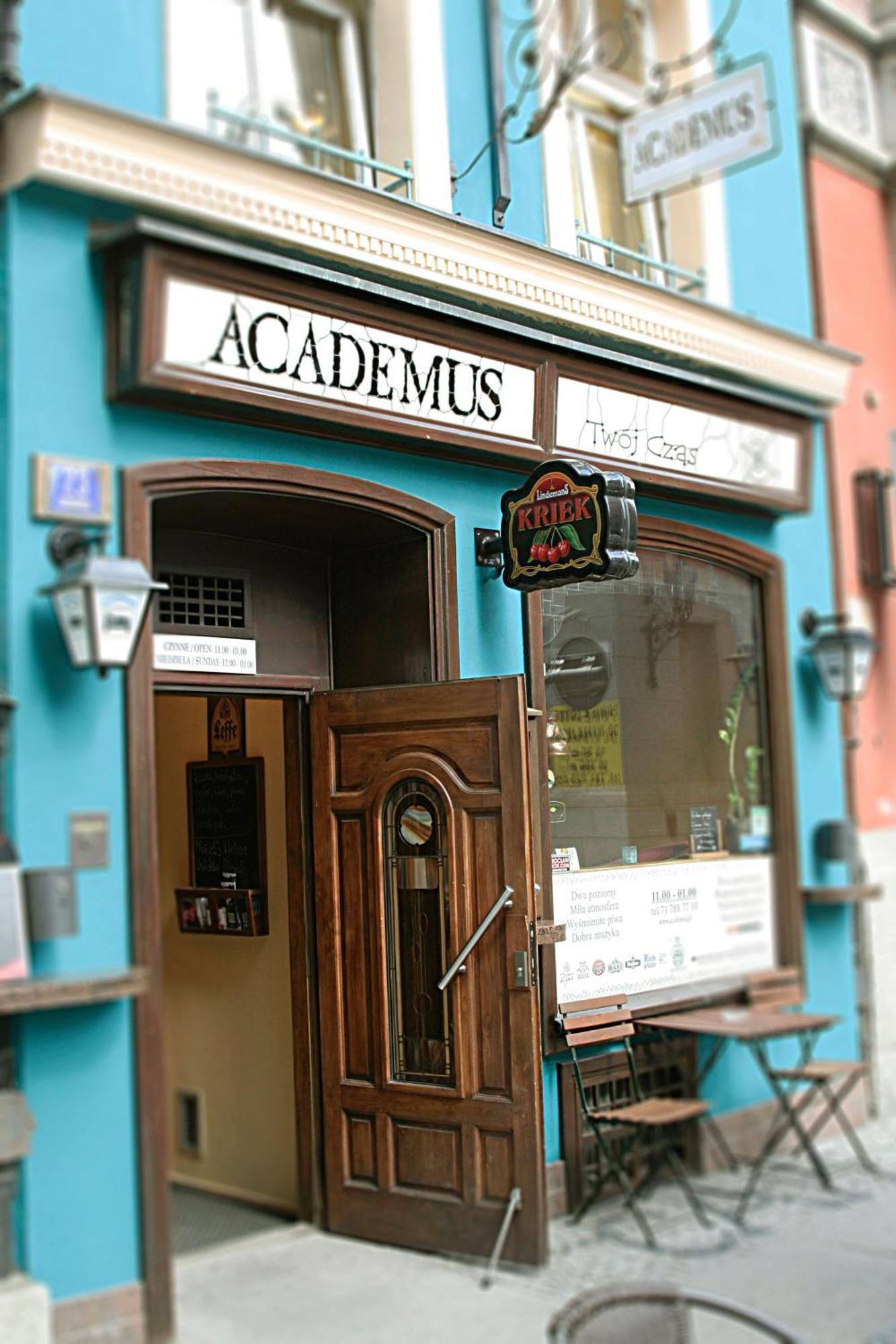 Nocleg ze śniadaniem Academus Pub &
